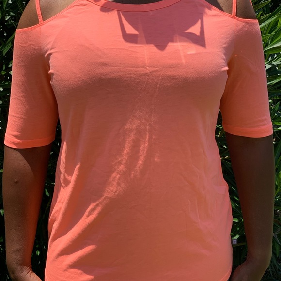 Fabletics Sunburst Tee - Picture 4 of 6